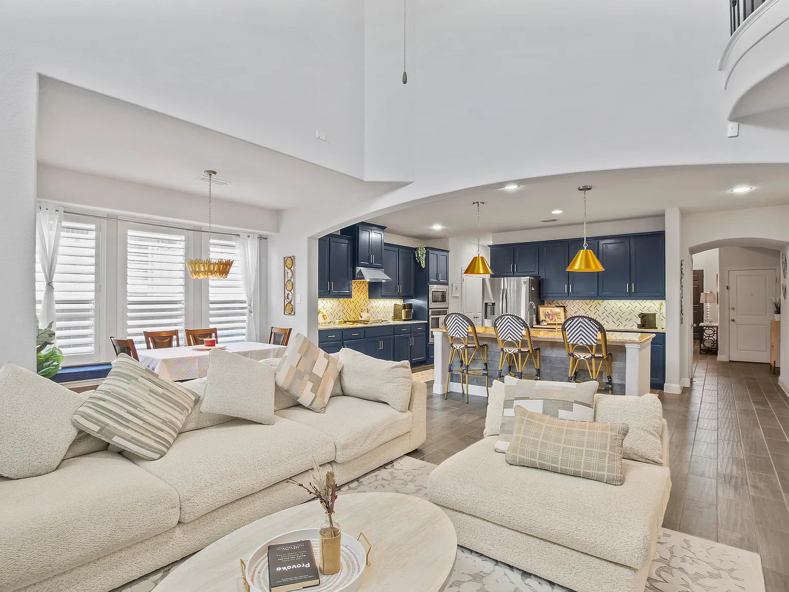 4 bed, 3488 sqft, $4,095 — Photo 2