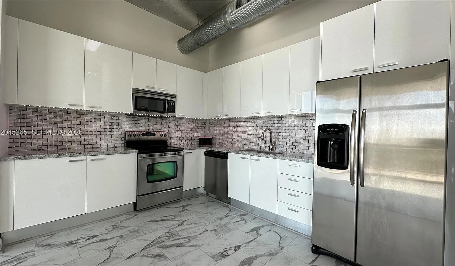 Lofts At Hollywood Statio — Photo 2