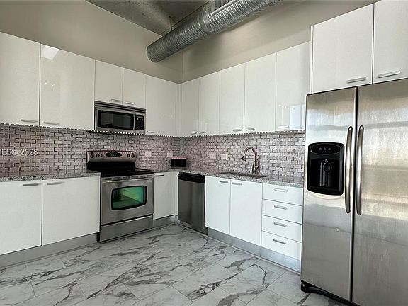 2nd image of 2100 Van Buren St APT 522