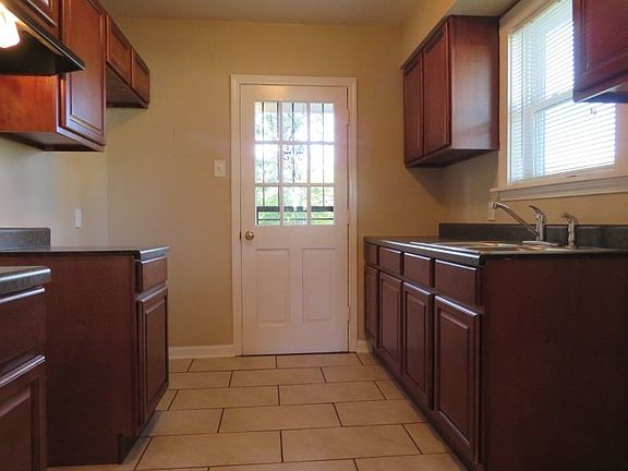 3rd image of 1194 Marbro Dr