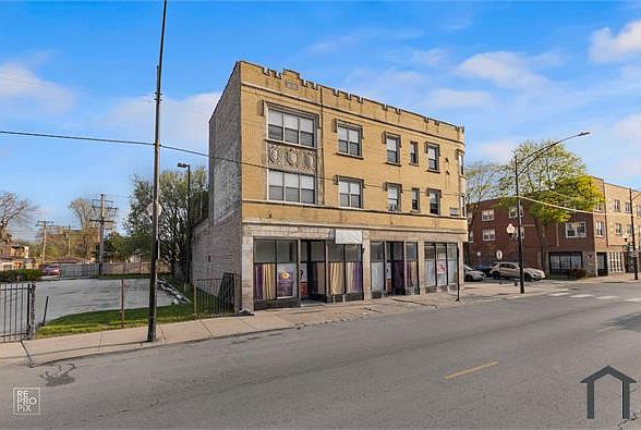 1st image of 7905 S Luella Ave #7903