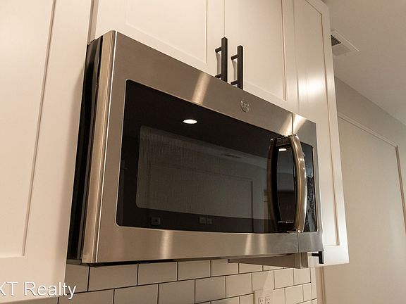 4th image of 2618 W Evergreen Ave #8580797