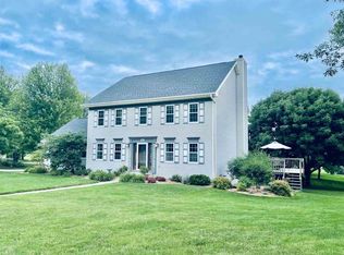 698 Foxfield Rd, Oregon, WI 53575