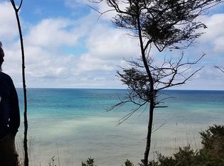 W Fox Farm Rd, Manistee, MI 49660