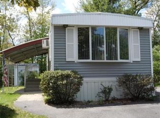 10 Lamplighter Ln, Springfield, MA 01119