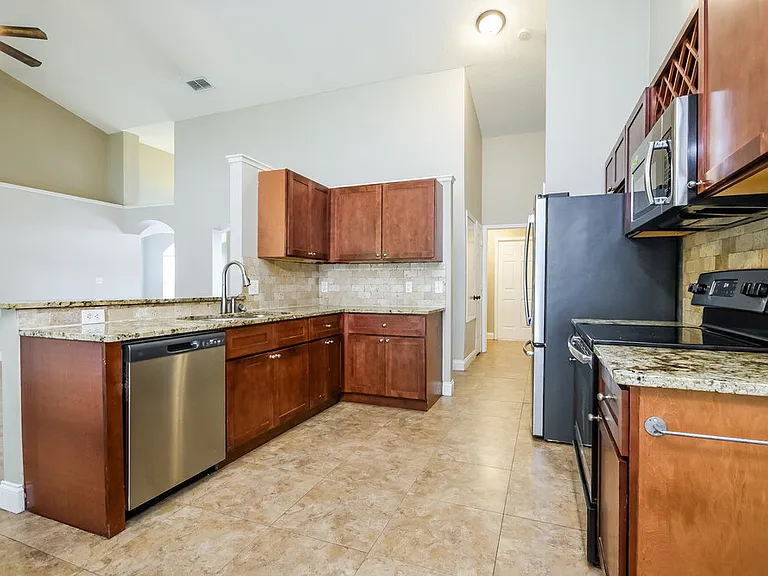 2428 Timothy Ln — Photo 6