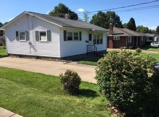 109 Winfield Dr, Grove City, PA 16127