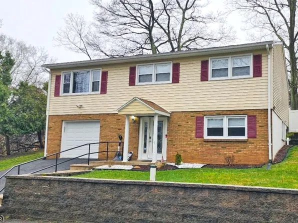 120 Windsor Ave, Hopatcong Boro, NJ 07843