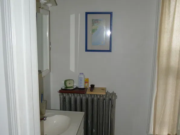 91 Emery St APT 3, Portland, ME 04102