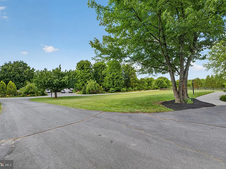 18616 Foggy Bottom Rd — Photo 128