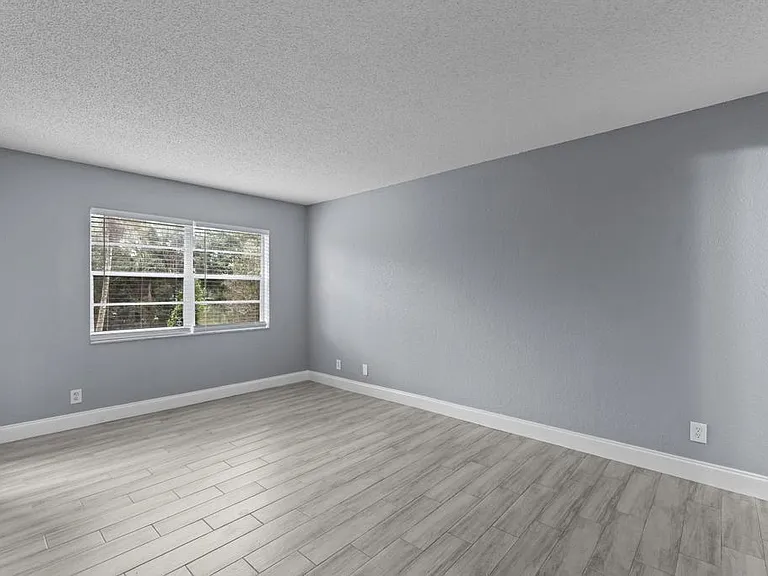 120 Sparrow Dr #205 — Photo 10