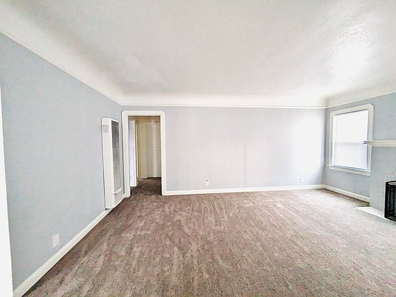 5th image of 15 Short St #A