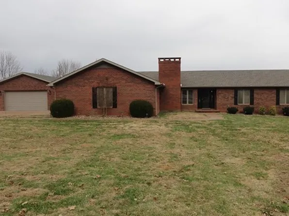2807 Country Club Dr, Madisonville, KY 42431