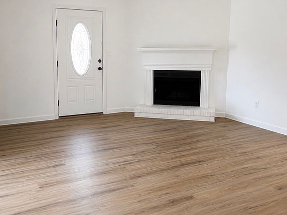 2nd image of 333 Seagraves Dr #333