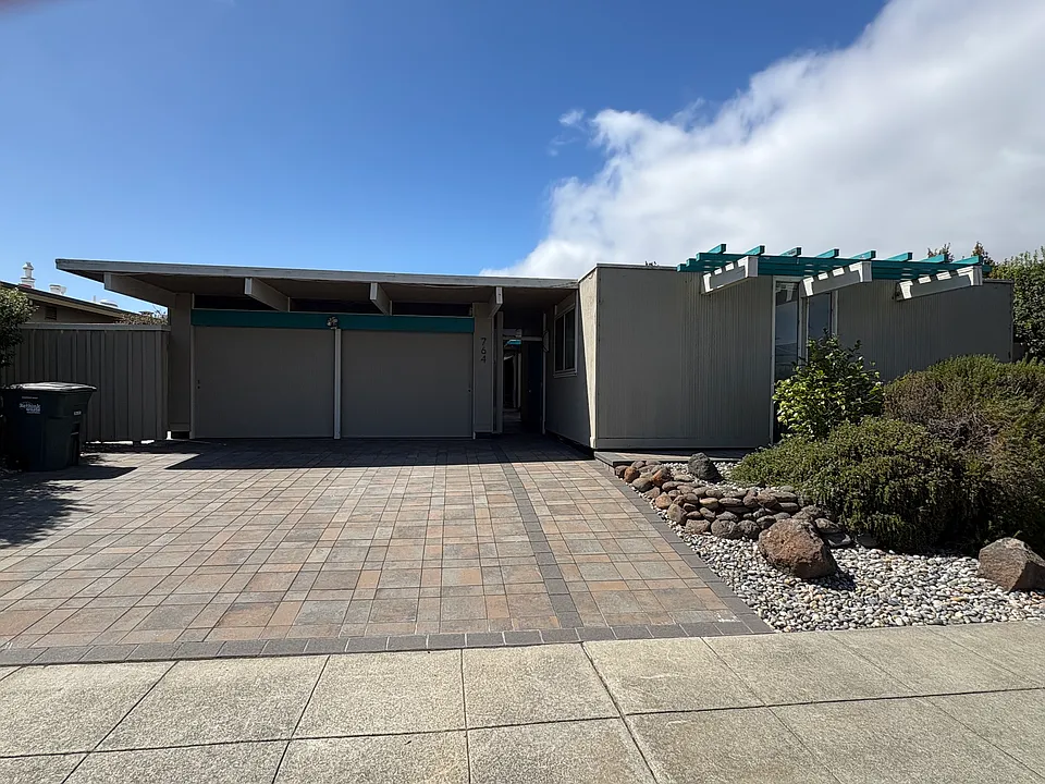 764 Crane Ave