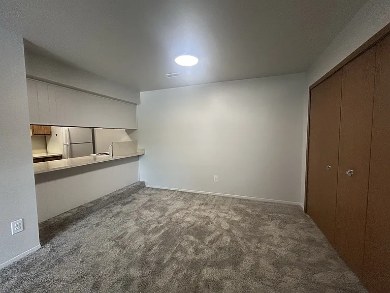 Woodland Villa Apartments — Photo 29