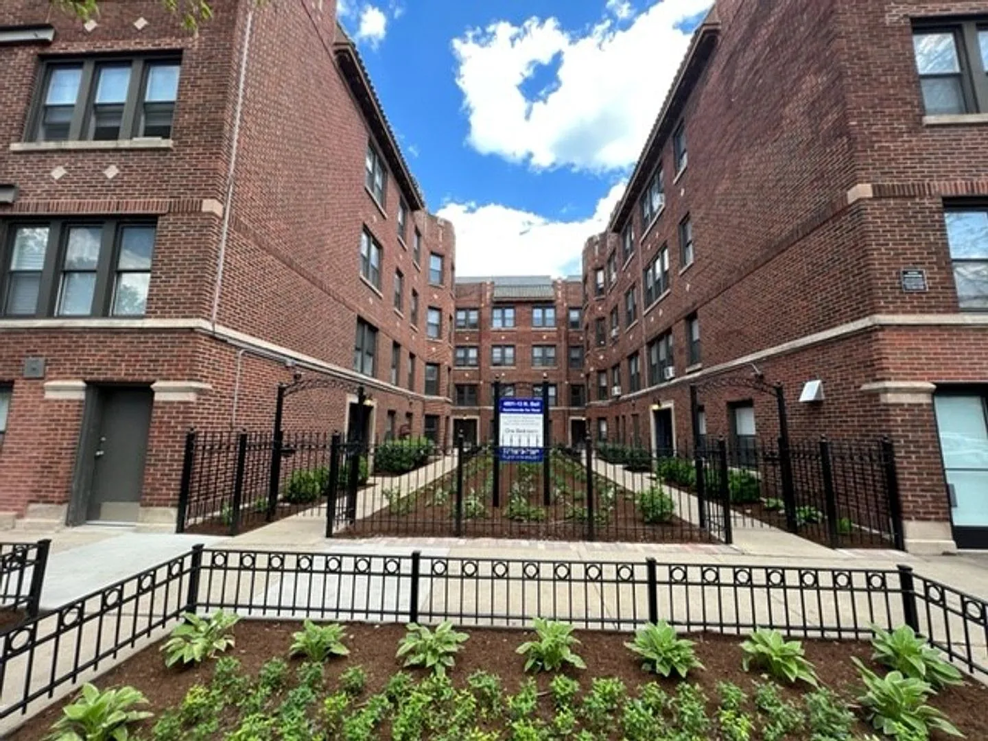 1 bed, 1.0 bath, 621 sqft, $1,725 — Photo 1
