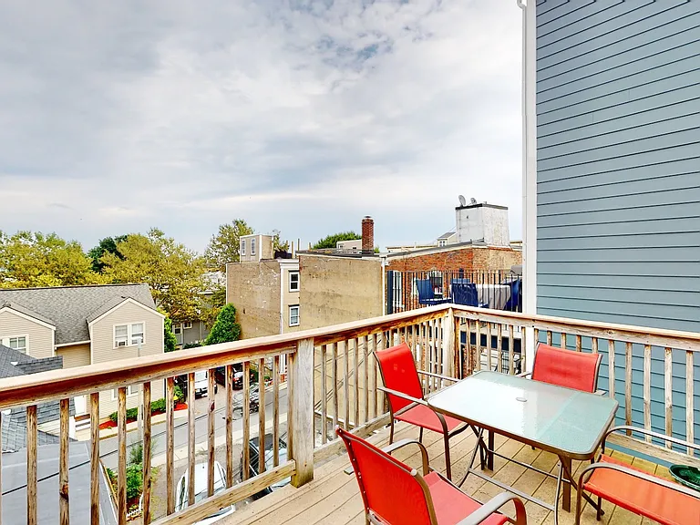 324 W 3rd St #2 — Photo 25