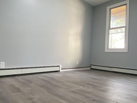 5th image of 553 Kennedy Blvd Floor 1