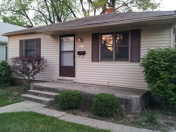 Home front prior to wheelchair ramp added in 2024.