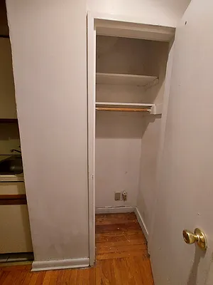 Sold by R New York | media 13