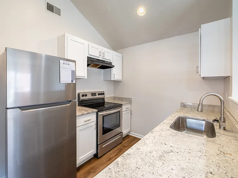 1823 Griffiths Ave — Photo 7
