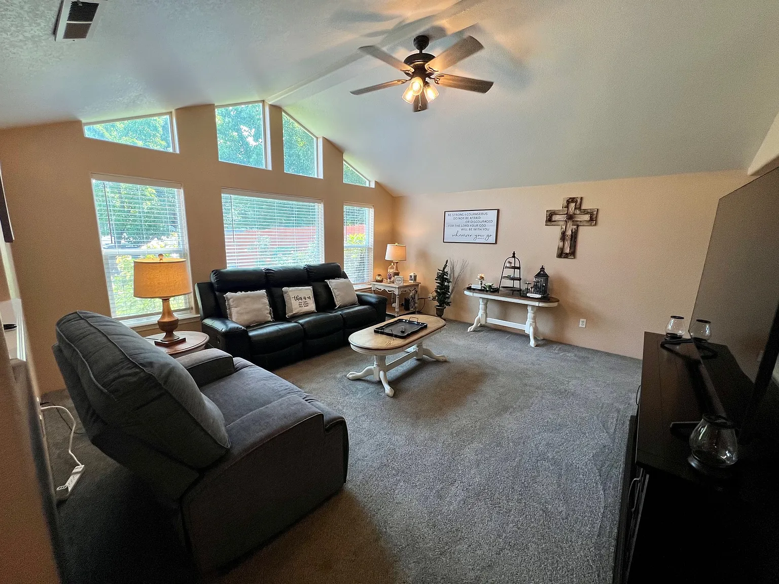 544, ID #, 1610 Warren Way - 1 — Photo 2
