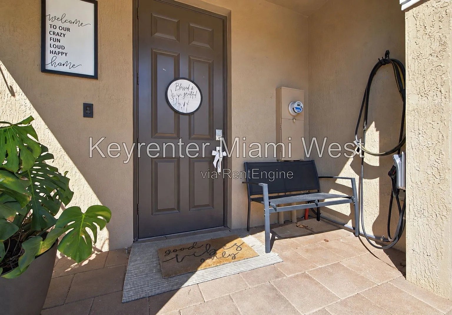 3 bed, 2.5 bath, 1412 sqft, $3,200 — Photo 3