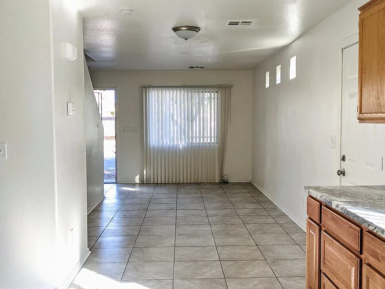 2117 Clancy St — Photo 6