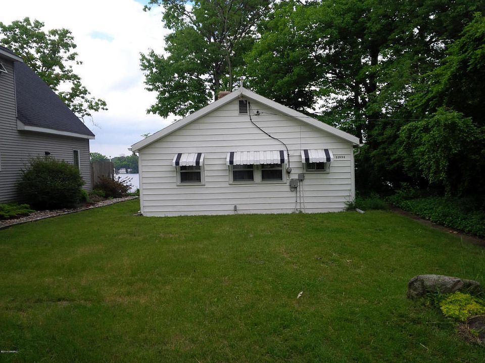 2nd image of 11834 Lakeway Dr