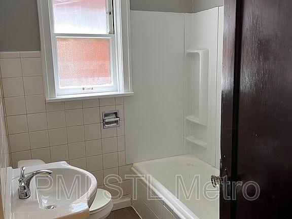 5th image of 4020B Hydraulic Ave