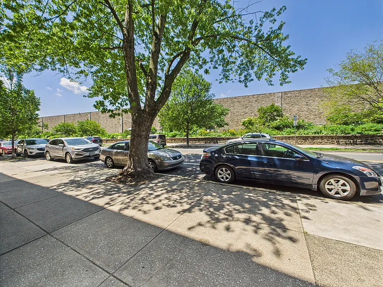 743 Corinthian Ave #3R — Photo 8