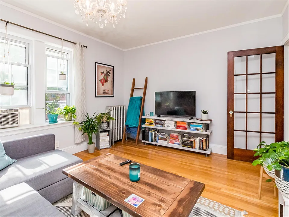 285 Harvard St #300
