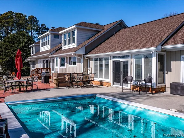 307 Deep Water Dr, White Stone, VA 22578