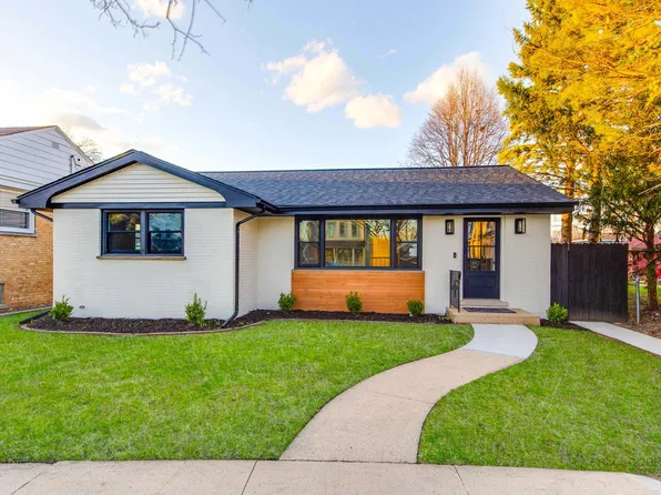 6038 Crain St, Morton Grove, IL 60053