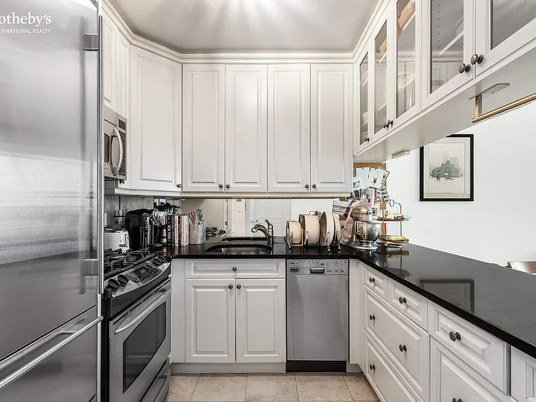 130 W 79th St #10C — Photo 3