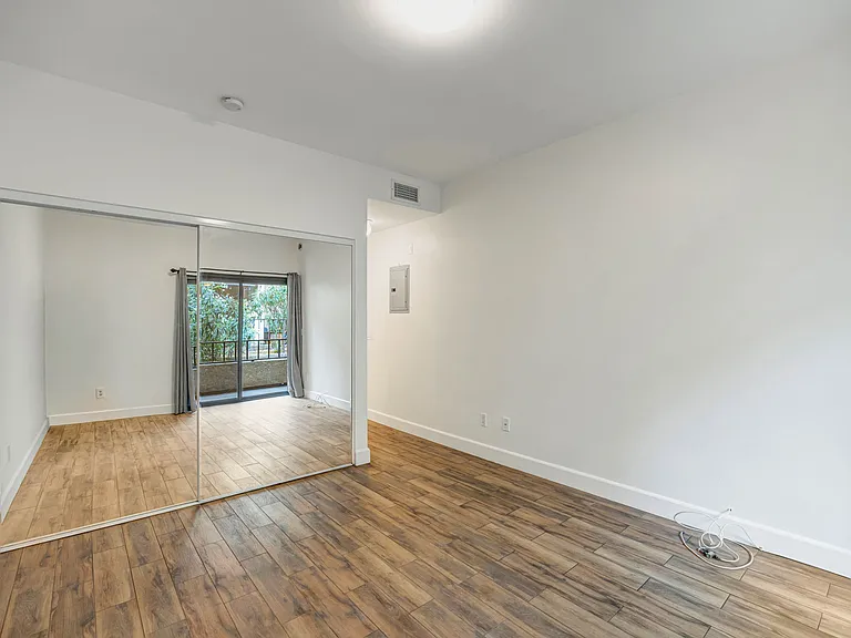 8707 Falmouth Ave #109 — Photo 10