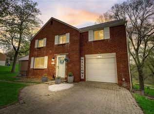 421 Lee Dr, Pittsburgh, PA