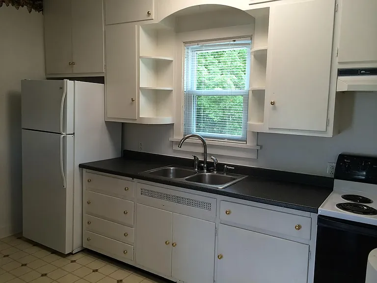 61 Hill St — Photo 7