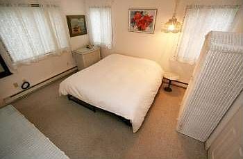2nd image of 12 Knoll Ln