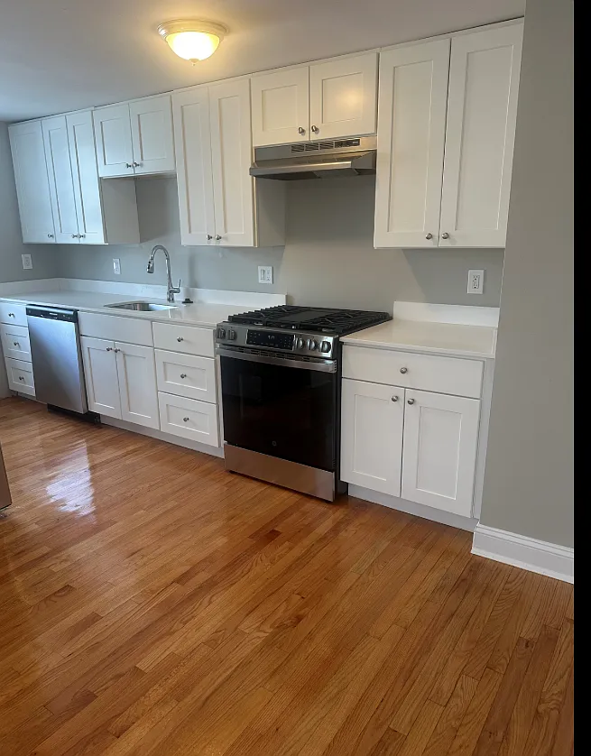 4 bed, 9999 sqft, $3,795 — Photo 1