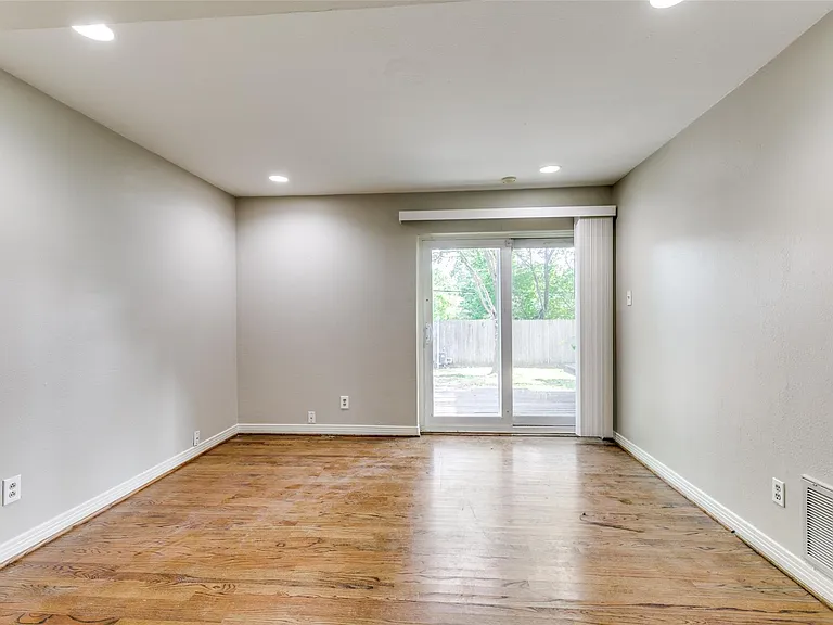 6545 Winton St — Photo 9