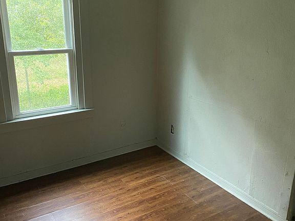3rd image of 3001 Fisher Dr