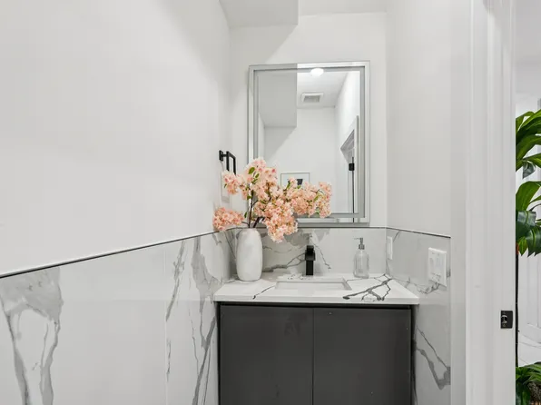 78 Beacon Avenue image 27 of 43