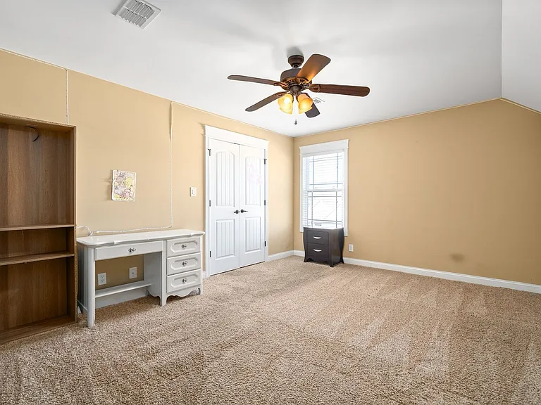 2226 Fairfax Dr — Photo 17