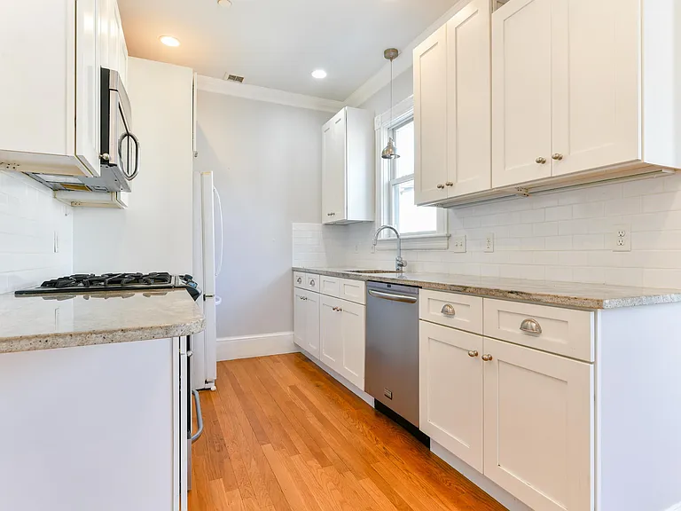 14 Armstrong St #2 — Photo 4