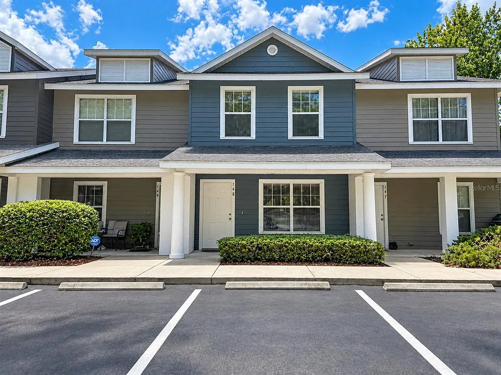 2 bed, 2.5 bath, 1142 sqft, $1,645 — Photo 1