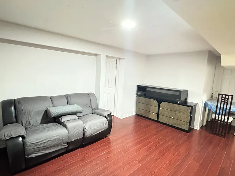 70 Aldergrove Dr #BASEMENT — Photo 3