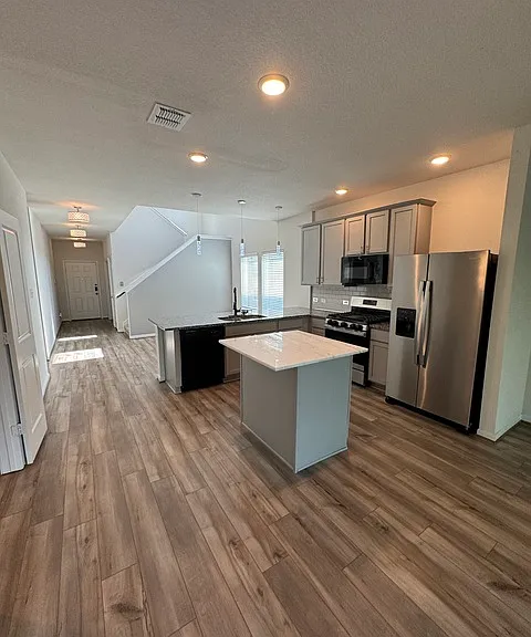 7510 Boxing Elm — Photo 24
