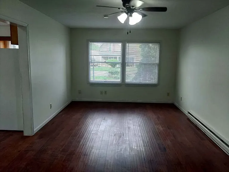 721 College St — Photo 4